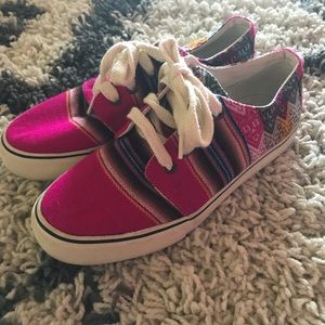 Mipacha Peruvian Inca sneakers size 37 (6.5)